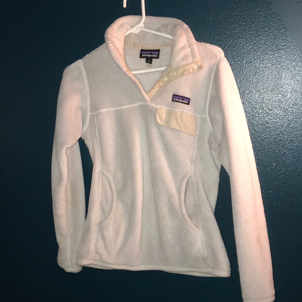 CREME/WHITE PATAGONIA SWEATER